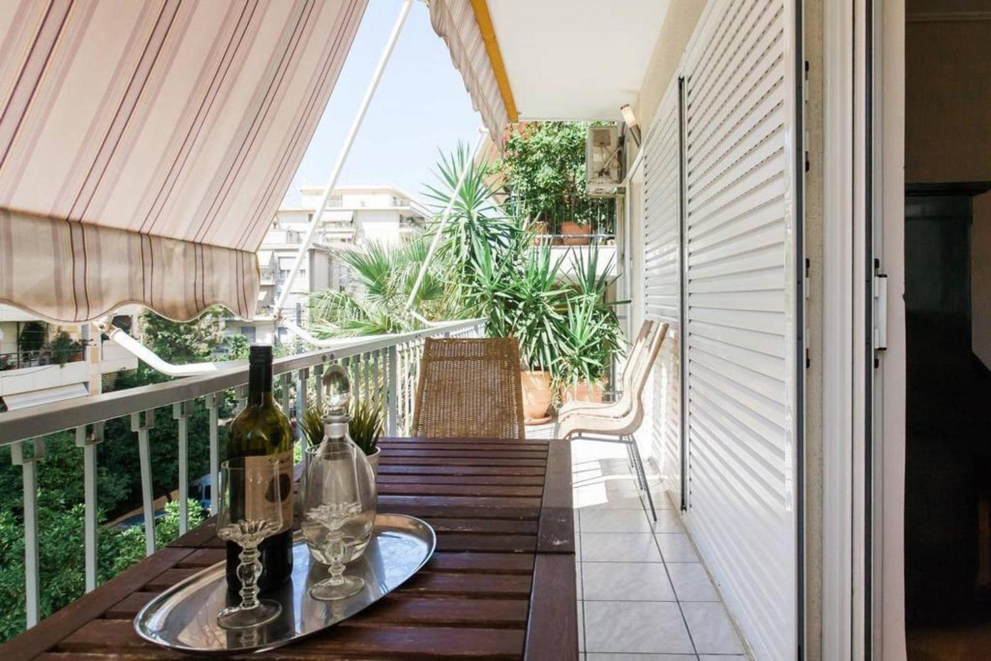 One Block From The Sea 10'minutes From Acropolis Appartamento Atene