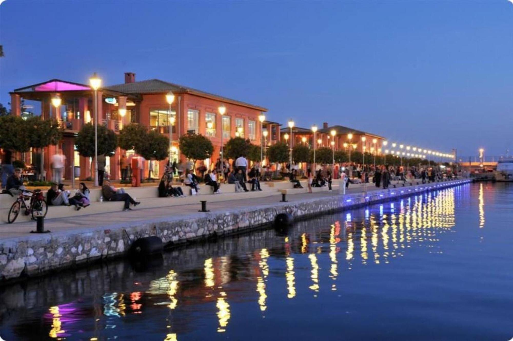 Appartamento One Block From The Sea 10'minutes From Acropolis Atene